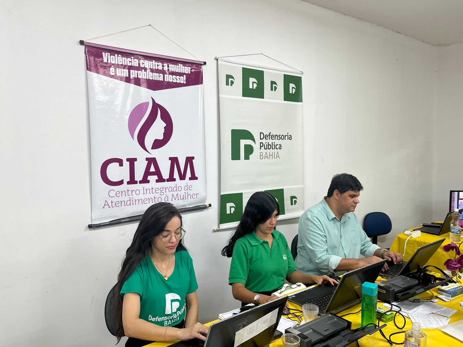 Com foco no cuidado e na escuta, Defensoria Pública atende mulheres em situação de vulnerabilidade em mutirão realizado no CIAM