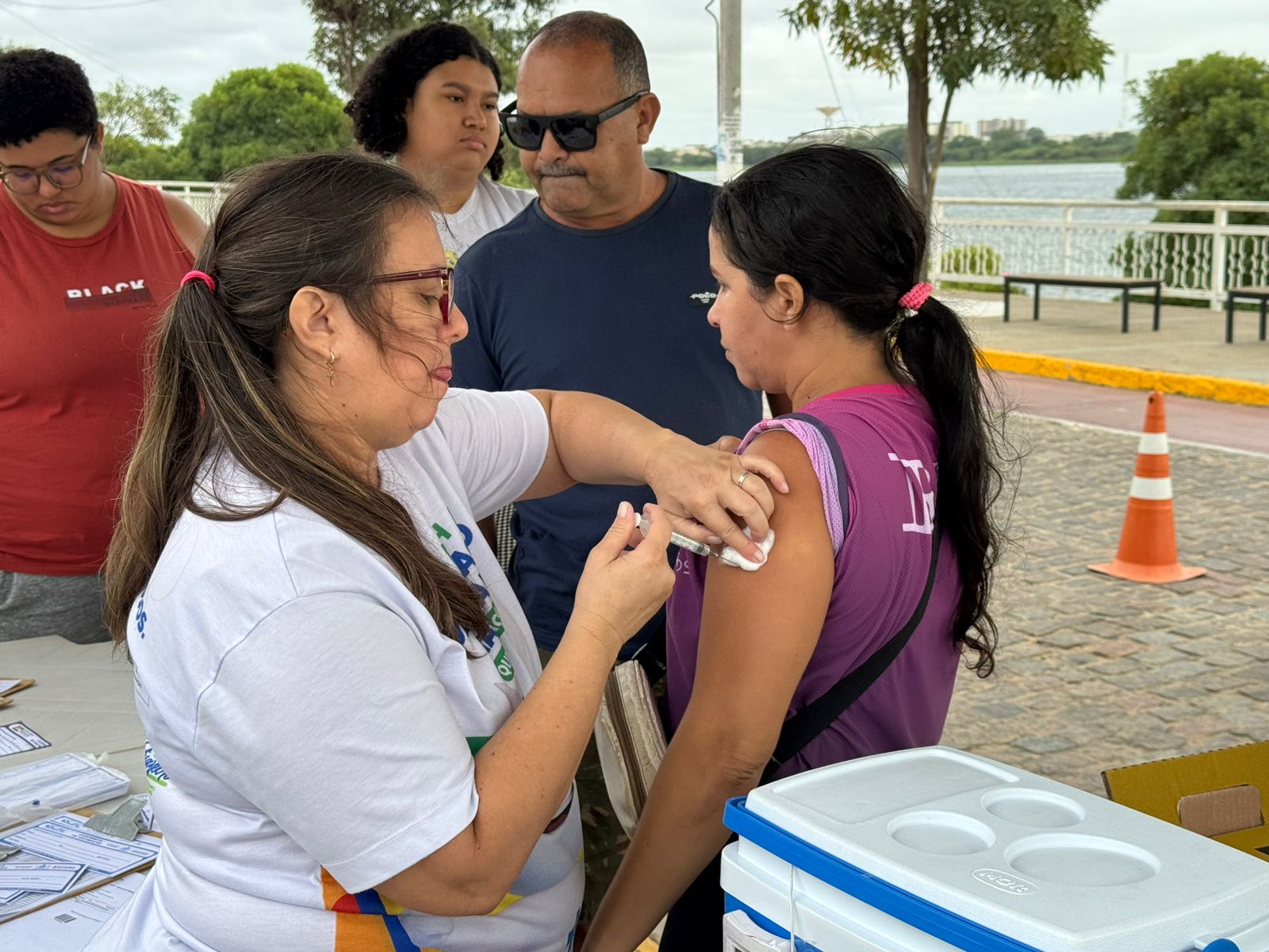 Juazeiro realiza mutirão de vacinação contra Influenza com participação massiva da população e mais de 700 doses aplicadas