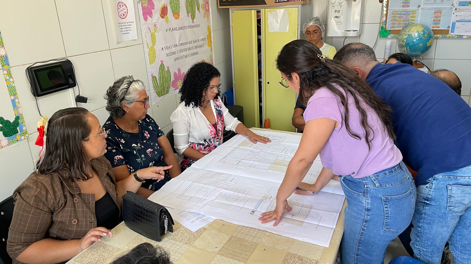 Equipe da Secretaria de Educação de Juazeiro visita escolas municipais no distrito de Itamotinga