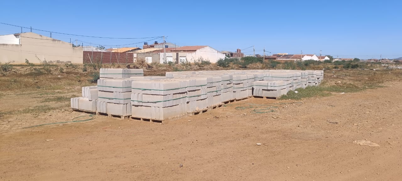 GCM de Juazeiro prende homem suspeito de furtar meio fio de obra pública