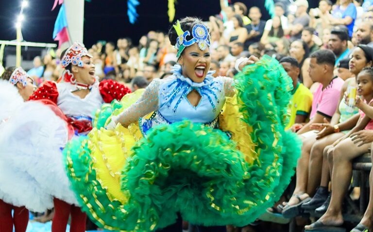 Quadrilhas juninas, música e tradição movimentam a Orla de Juazeiro nesta quinta-feira (19)