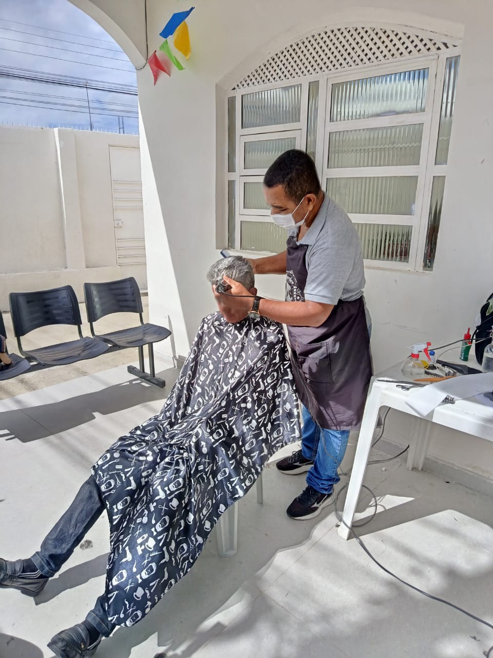 Usuários do Centro POP em Juazeiro participam de ação de cuidado e autoestima