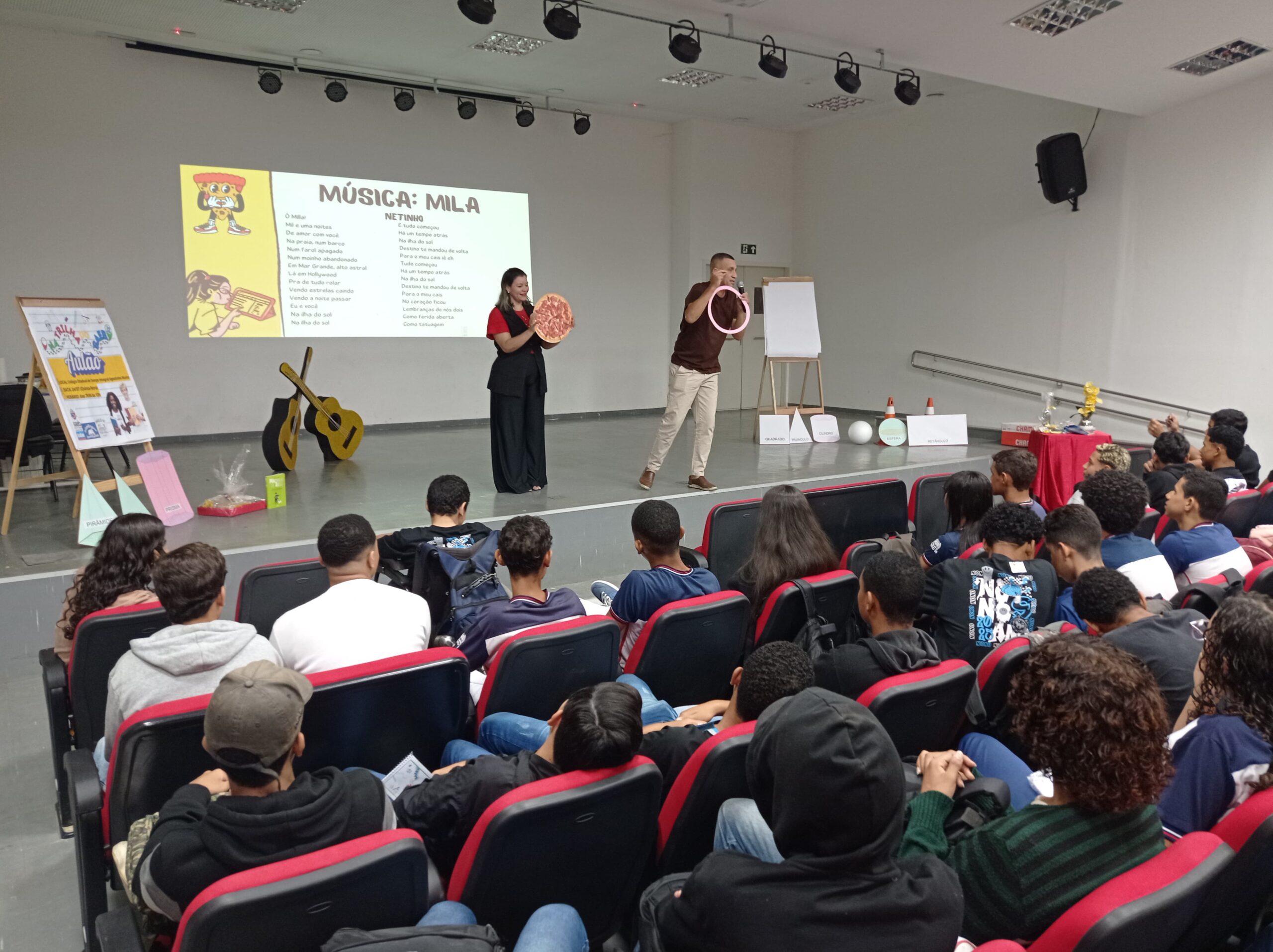 Na trilha do Saeb: Estudantes da Escola Paulo VI participam de aulão preparatório para o Sabe e Saeb 2025