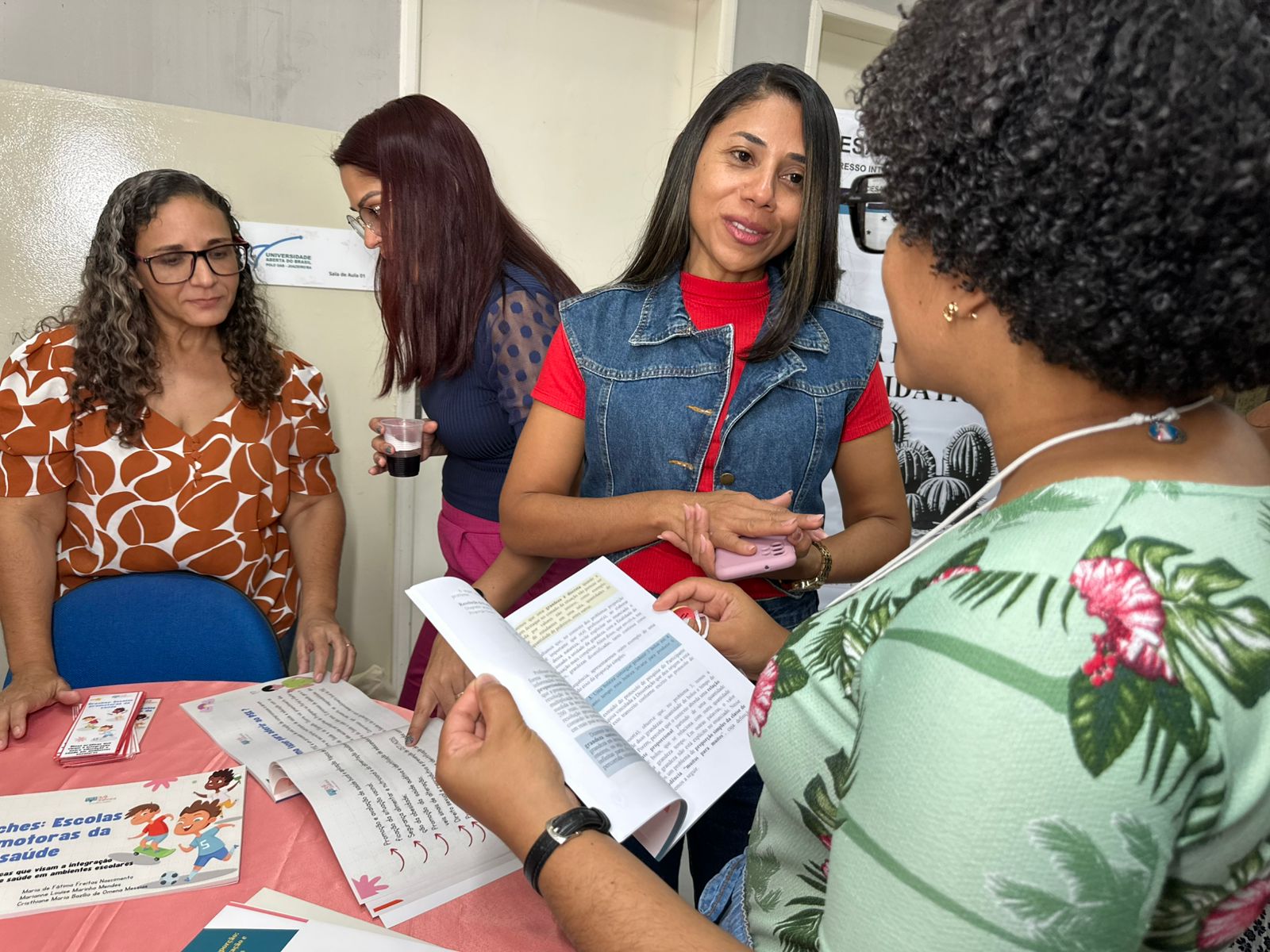 Feira de produtos didáticos movimenta professores da rede municipal de ensino de Juazeiro