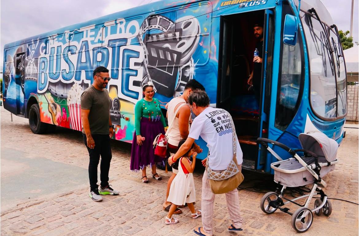 Juazeiro 147 anos: Cine Teatro Busarte encanta famílias na Orla II como parte da programação do aniversário da cidade, que segue até terça (15).