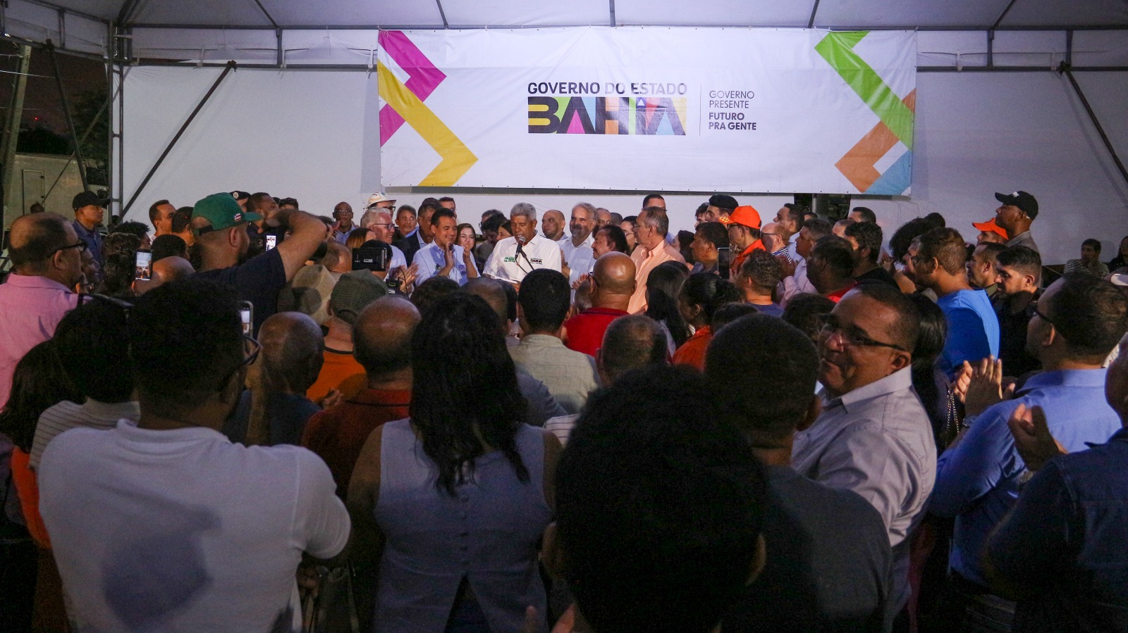 Governo da Bahia transfere sede administrativa para Juazeiro e inicia série de entregas e investimentos no município e região; presidente Lula também fará anúncios na cidade nesta quinta (17)