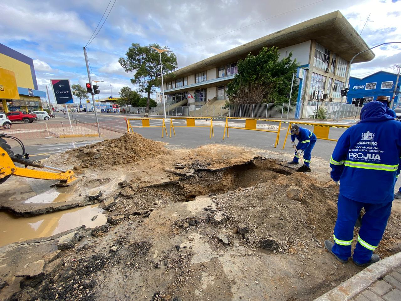 Melhorias em drenagem e asfalto interditarão trecho da Adolfo Viana a partir de segunda (21)