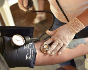 Dia dos Pais no Alto do Alencar tem café da manhã, cuidados e atenção especial à saúde dos homens