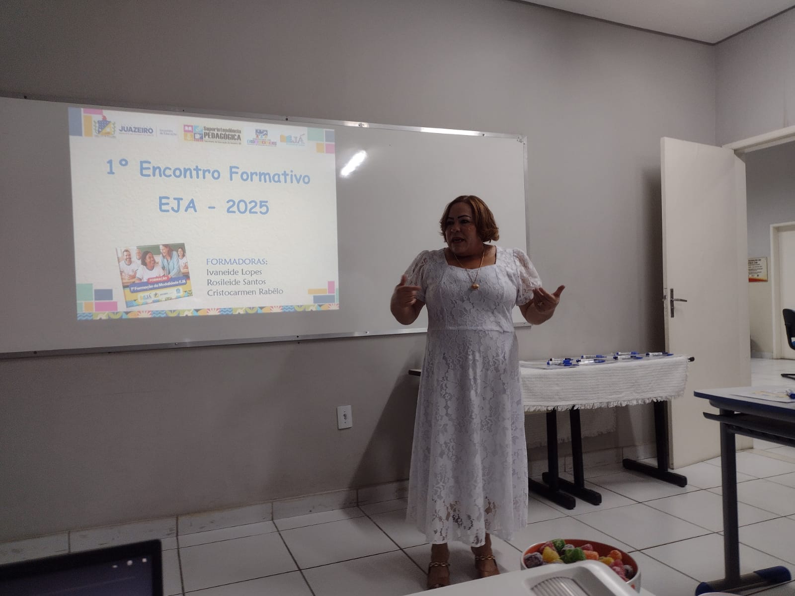 Prefeitura de Juazeiro promove formação para professores da Educação de Jovens e Adultos