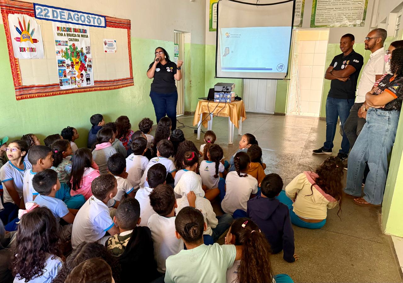 Estudantes da rede municipal de ensino de Juazeiro participam de ação de prevenção ao trote
