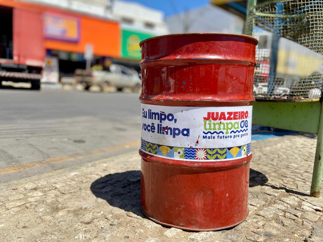 Guarda Civil de Juazeiro recupera tonéis de lixo furtados no Centro da cidade