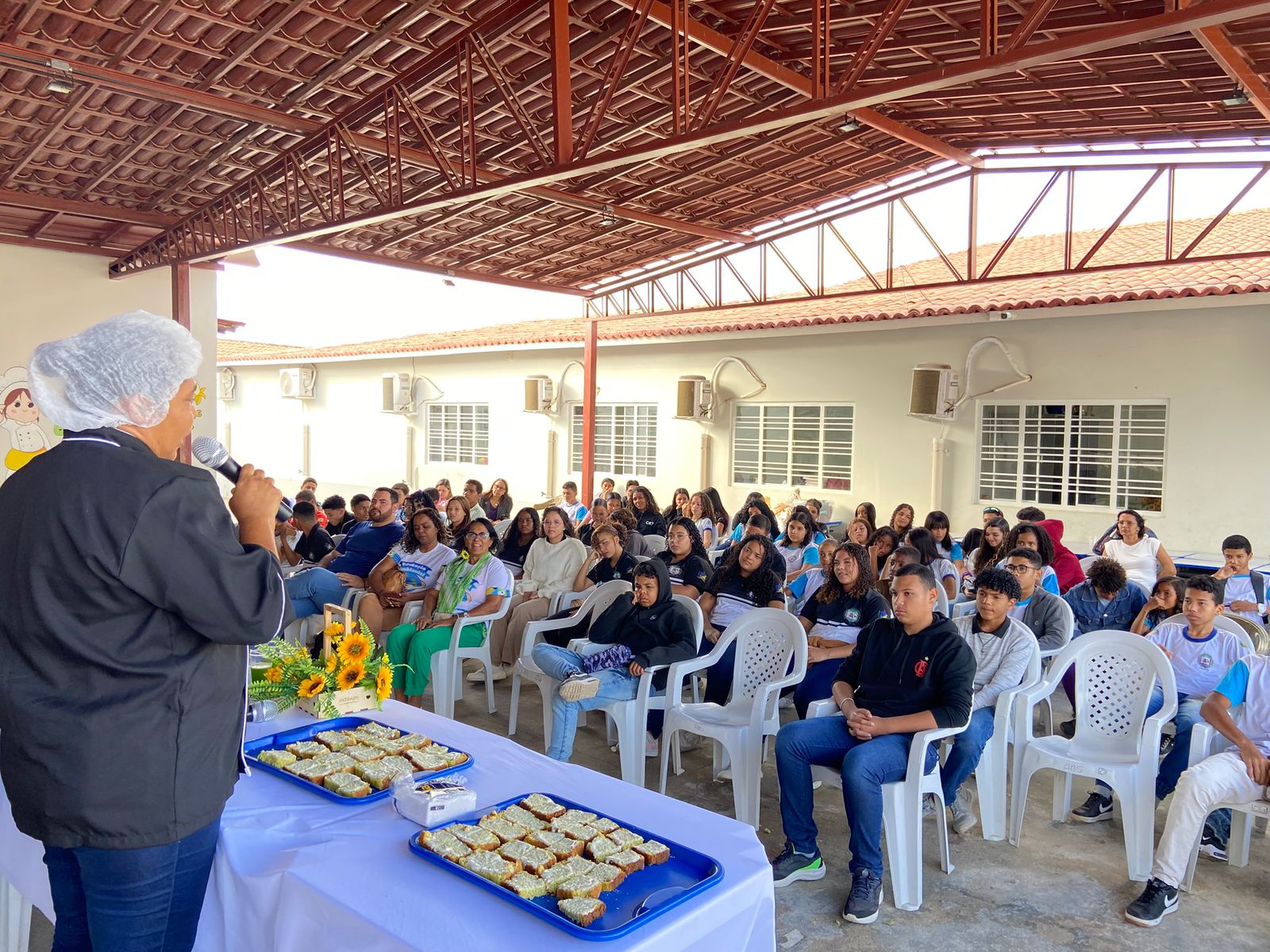 Educação ambiental leva receitas sustentáveis para alunos da Escola Anália Barbosa de Souza, em Antônio Guilhermino