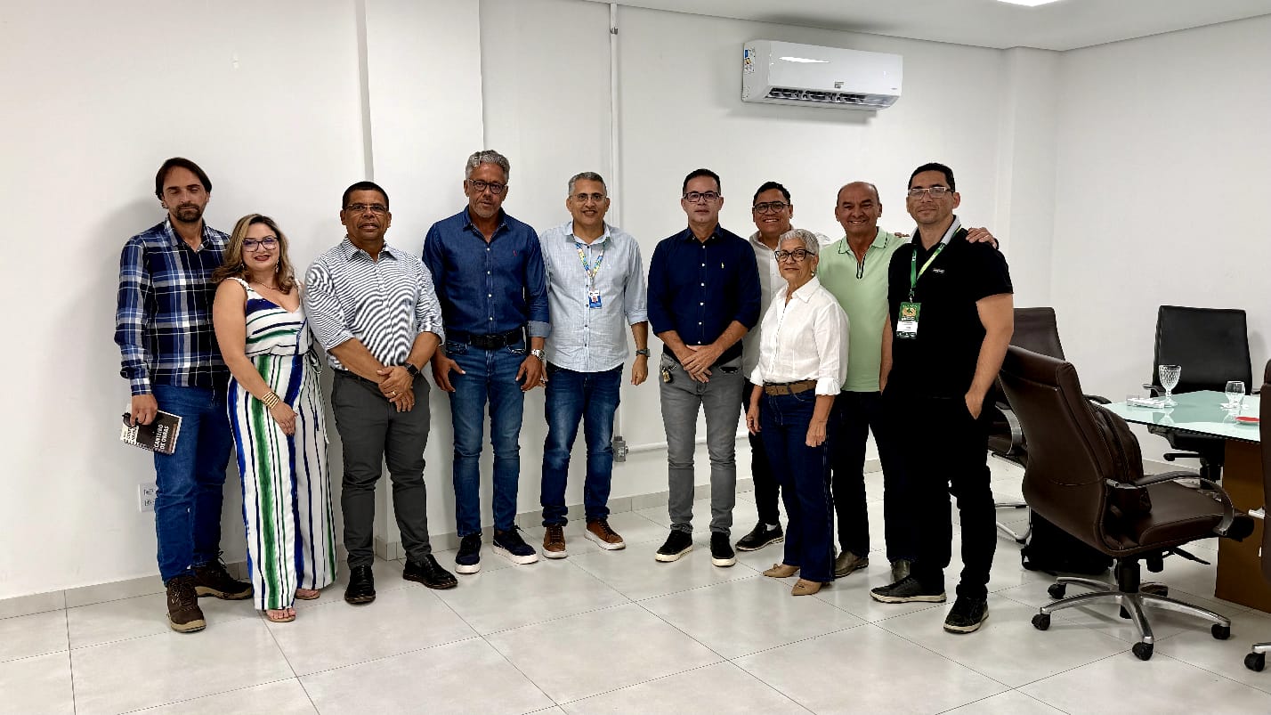 Prefeitura de Juazeiro se reúne com sociedade civil e vereadores para discutir melhorias na Travessia Urbana