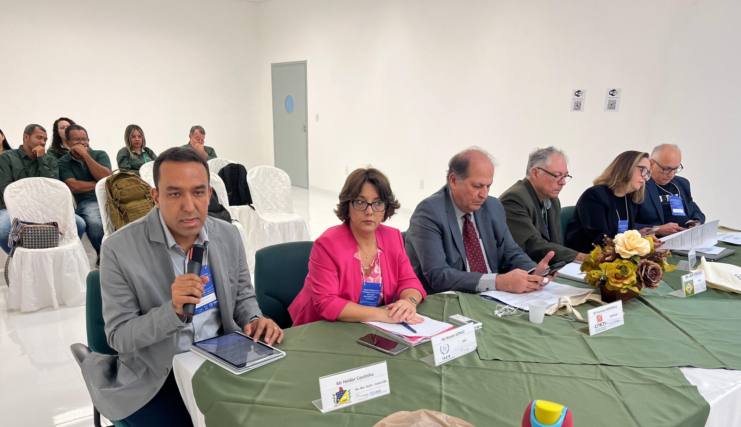 Juazeiro marca presença em evento científico internacional sobre controle do Aedes aegypti