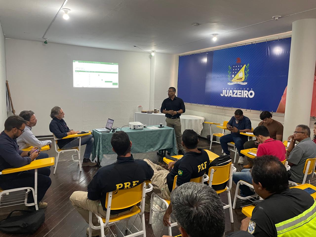 Prefeitura de Juazeiro alinha com órgãos parceiros o planejamento para demolição de banca e testes nas rampas da Ponte Presidente Dutra