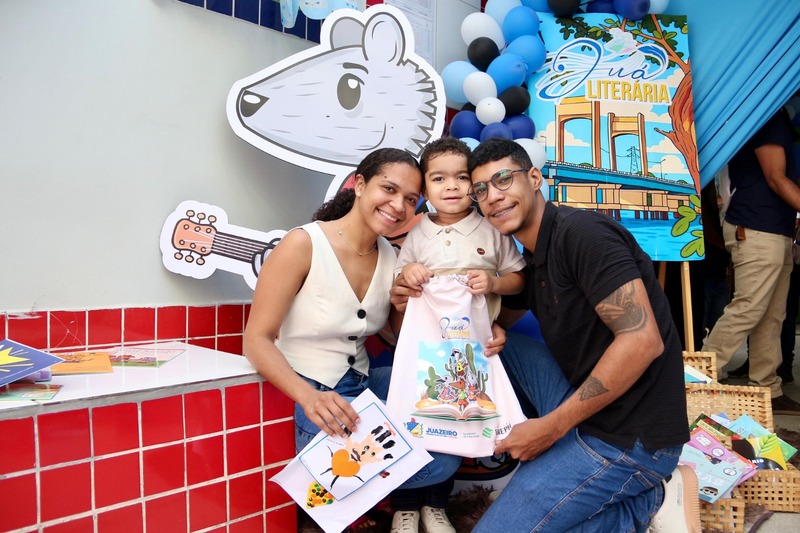 Juá Literária: Prefeitura de Juazeiro inicia entrega de livros para estudantes da rede municipal