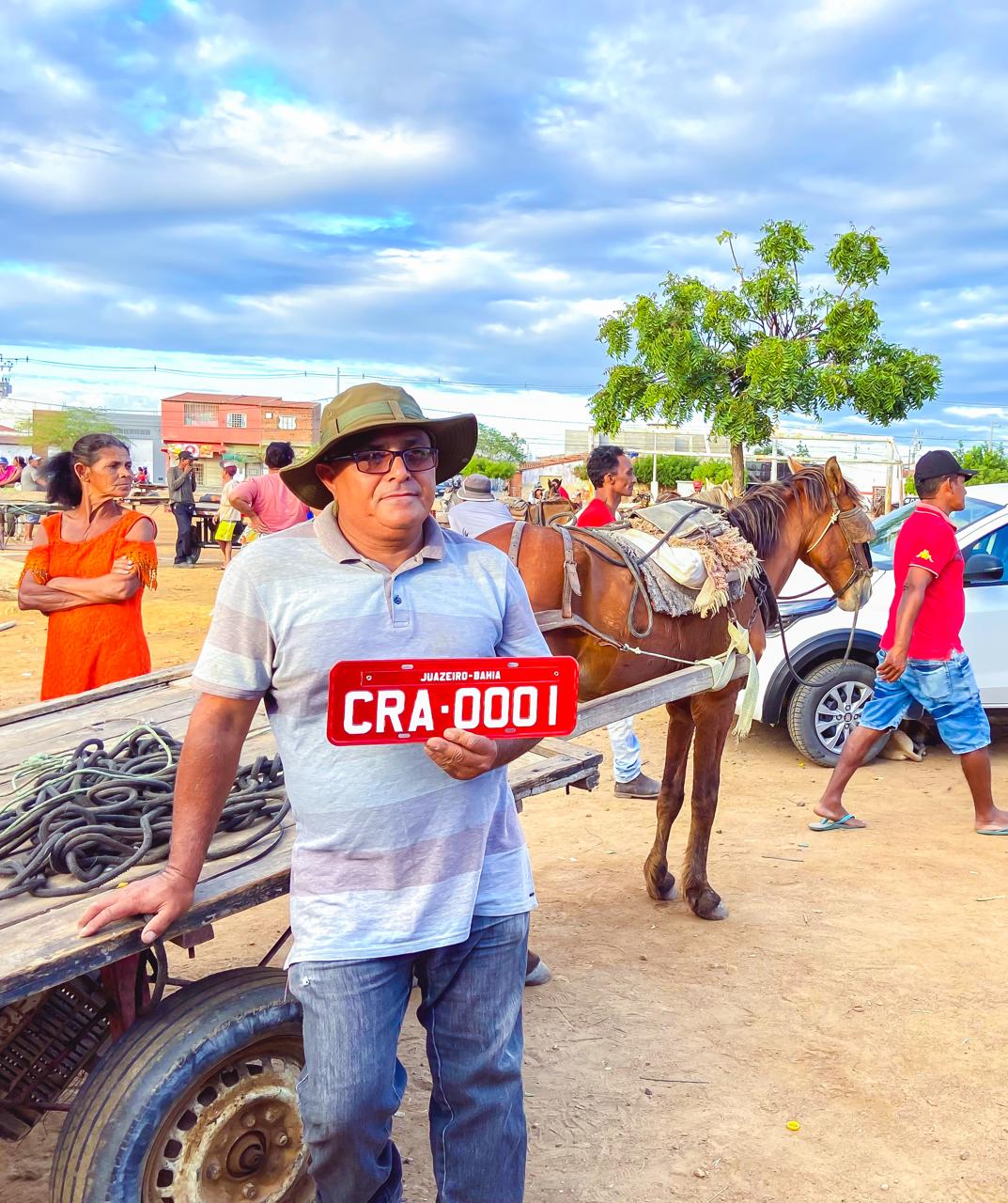 Prefeitura de Juazeiro inicia emplacamento de carroças com o Projeto Carroceiro Legal