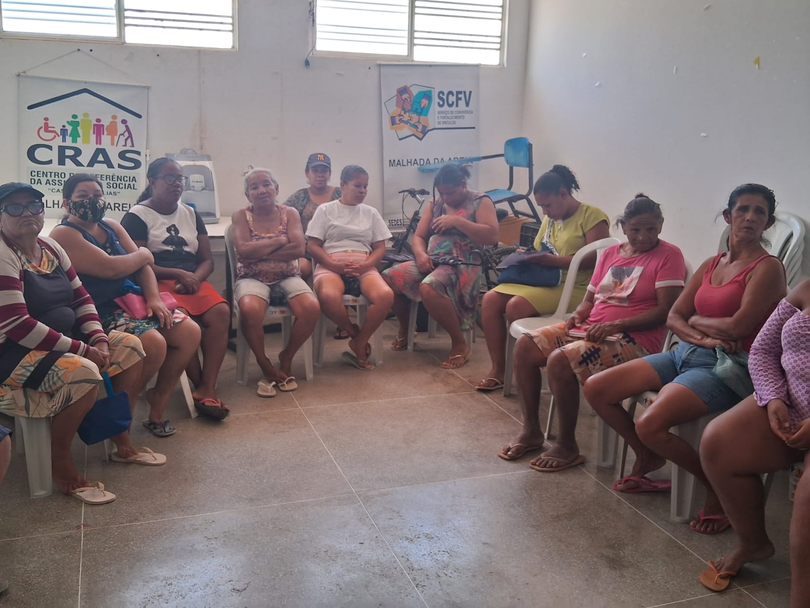 Campanha de enfrentamento a violência contra as mulheres é tema de roda de conversa no CRAS Malhada da Areia, em Juazeiro