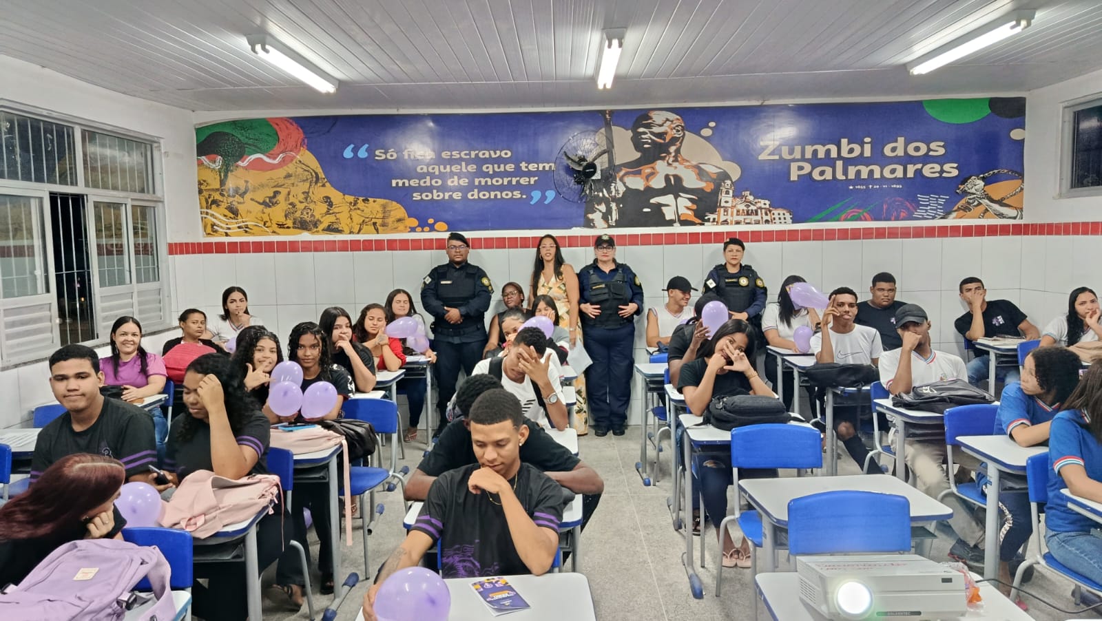 Agosto Lilás é tema de palestra da Patrulha Maria da Penha em escola estadual de Juazeiro
