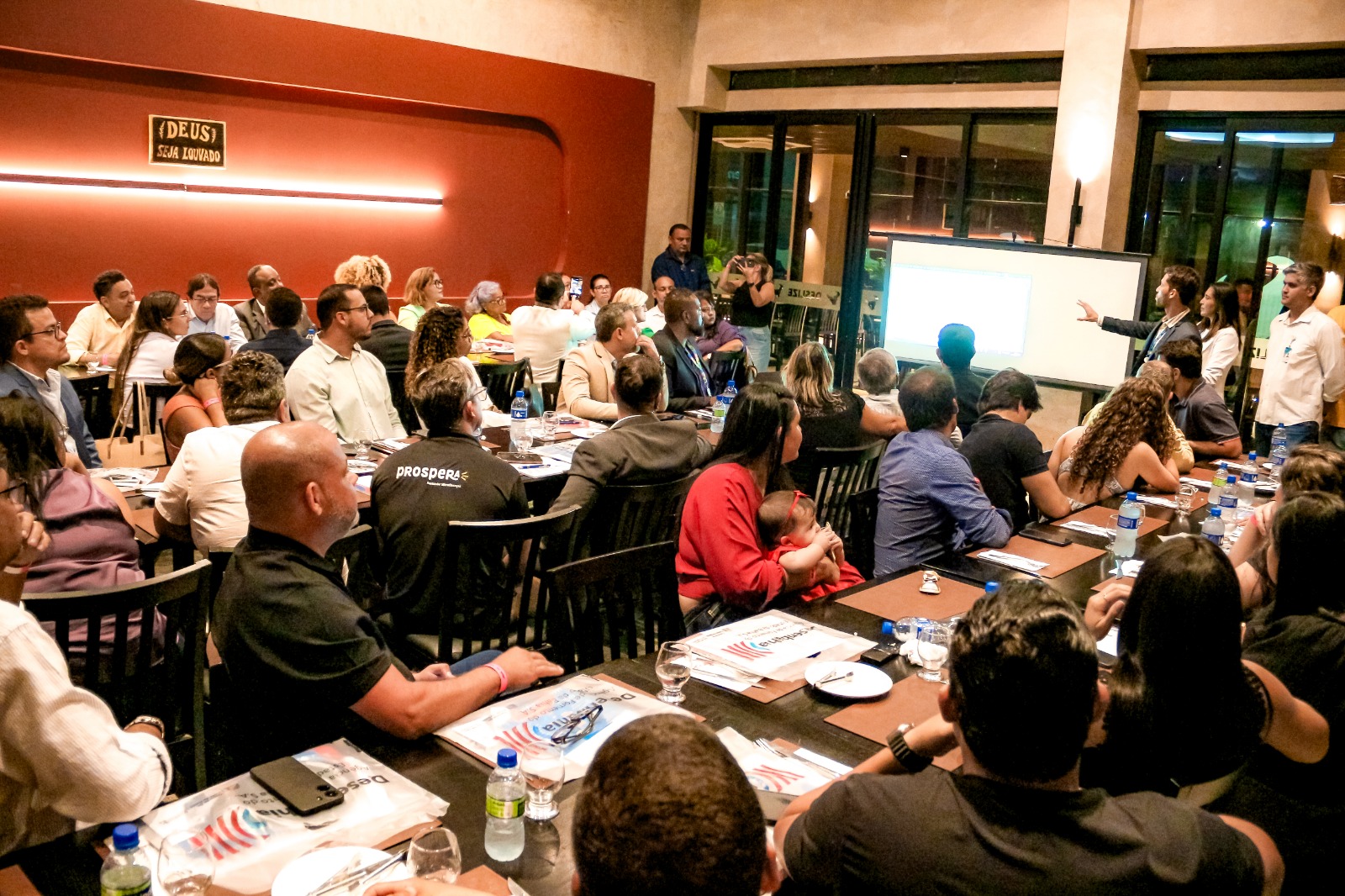 Prefeitura de Juazeiro realiza palestra sobre linhas de crédito e fortalecimento do setor produtivo com empresários