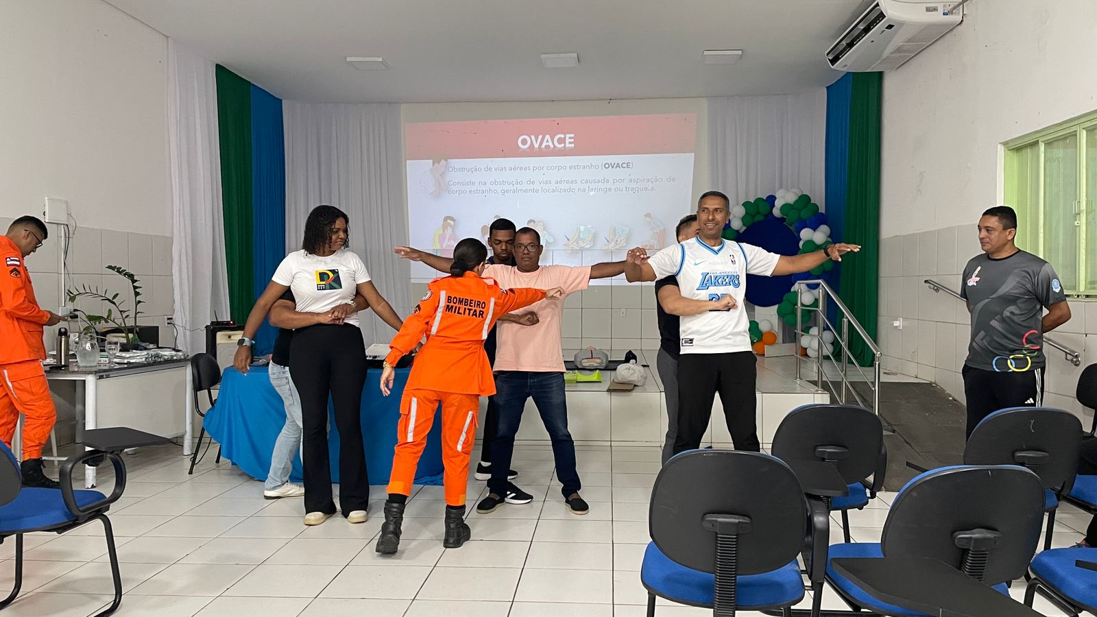 Profissionais de Educação Física da rede municipal de ensino participam de treinamento em primeiros socorros