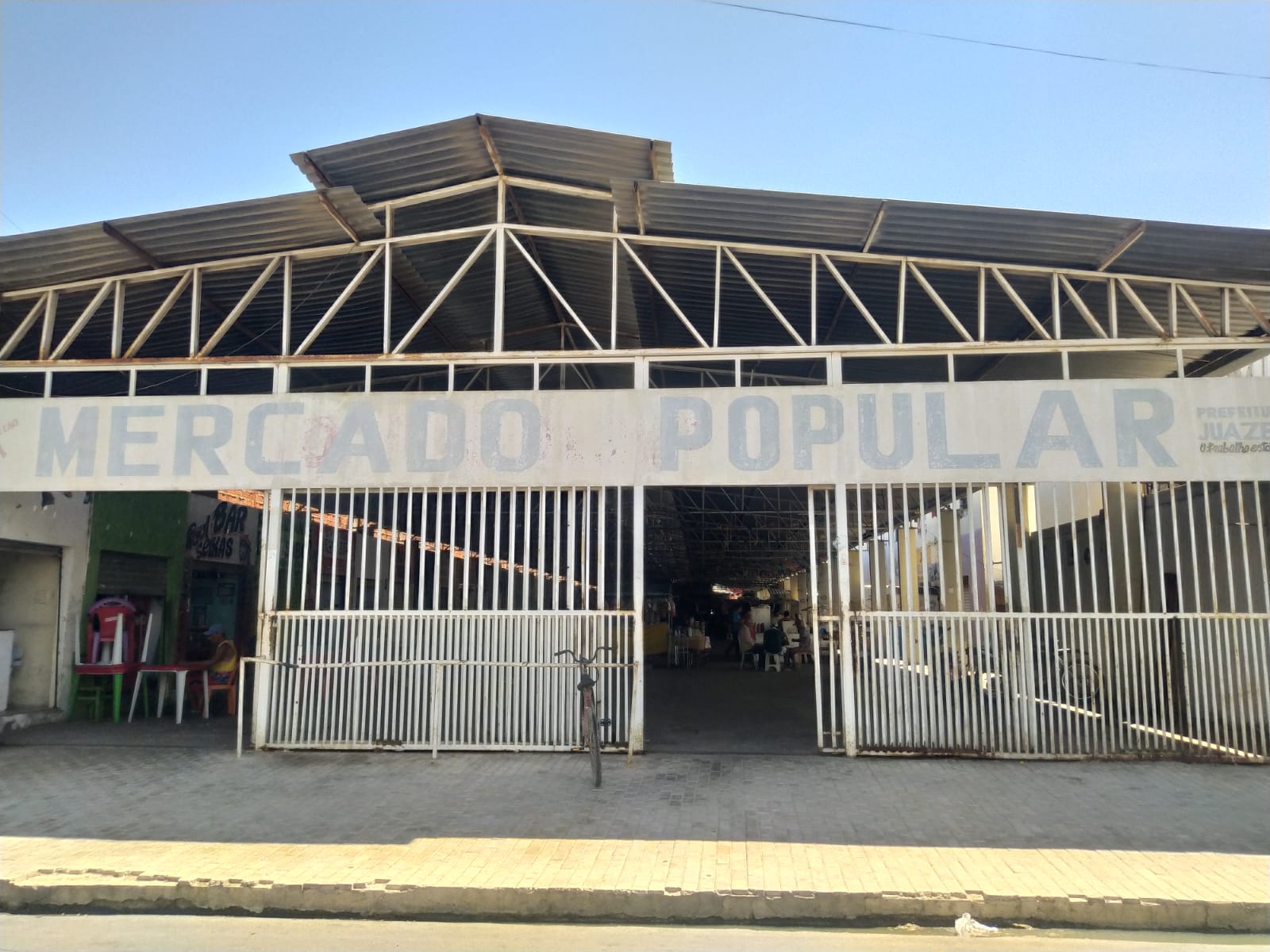 Mercado Popular de Juazeiro recebe ação do Programa “Expresso da Limpeza”.