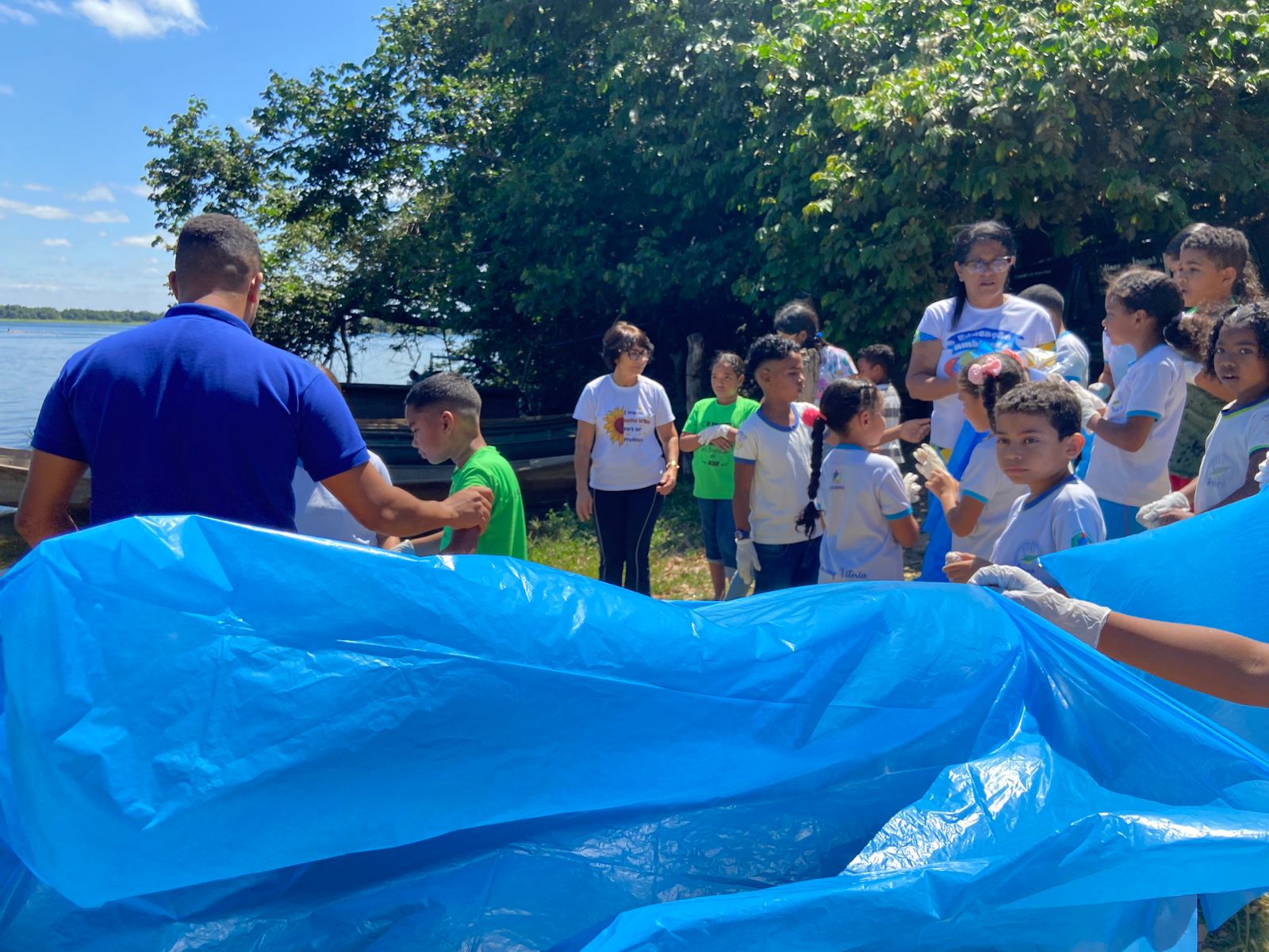 Prefeitura de Juazeiro realiza atividade educativa em comunidade quilombola pelo Dia Mundial da Limpeza de Rios e Praias