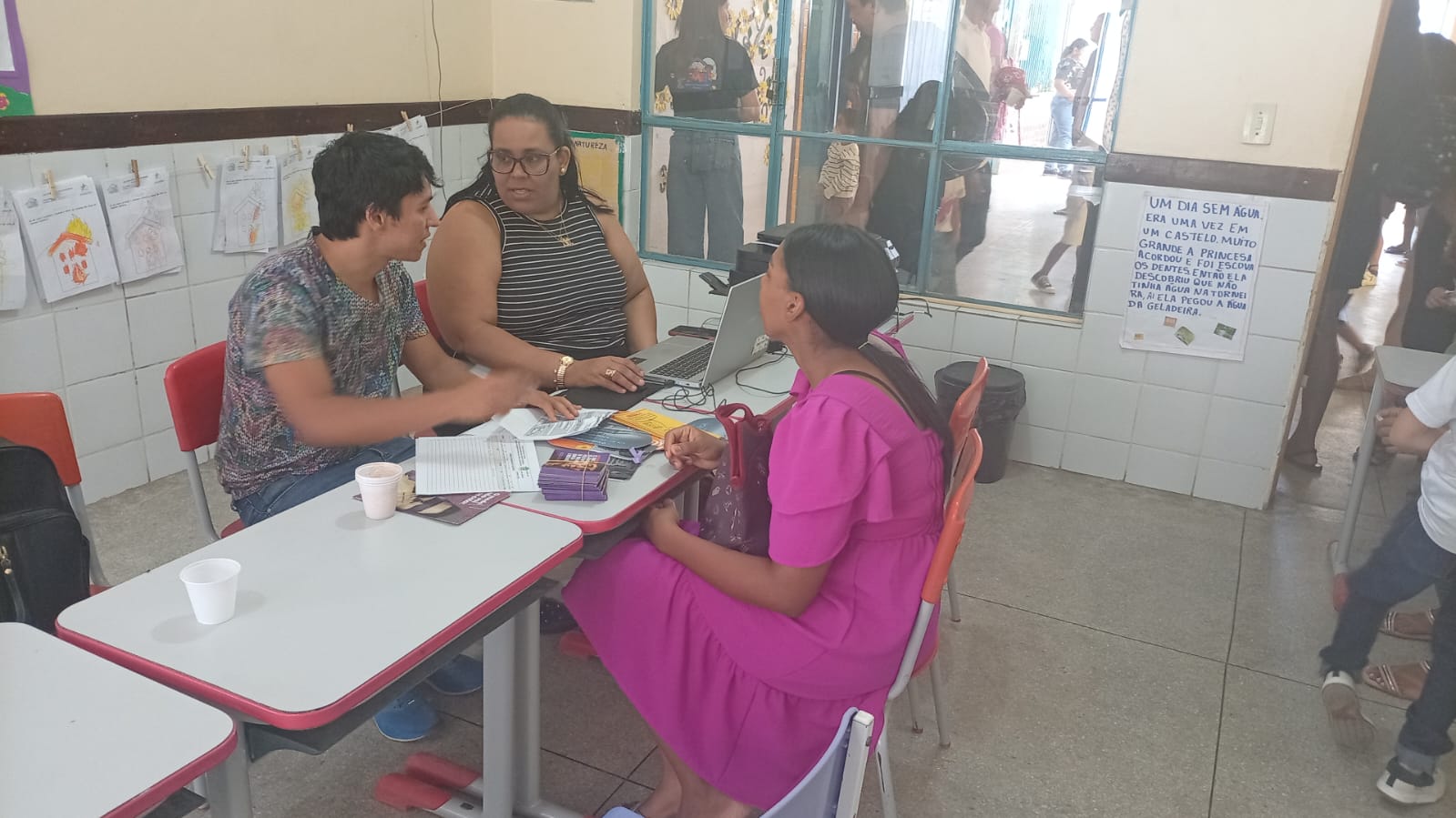 CRAS João Paulo II leva serviços da assistência social para ação comunitária na EMEI Maria Helena, em Juazeiro
