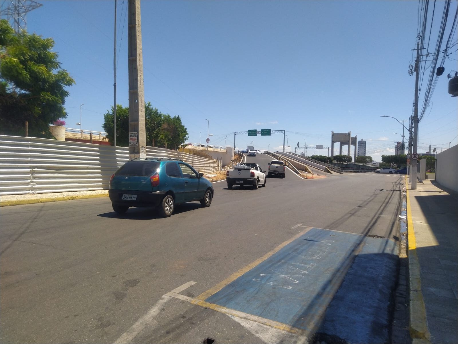 Complexo Viário de Juazeiro: AMTT reforça proibição de caminhões com cinco eixos ou do tipo cegonha na Ponte Presidente Dutra