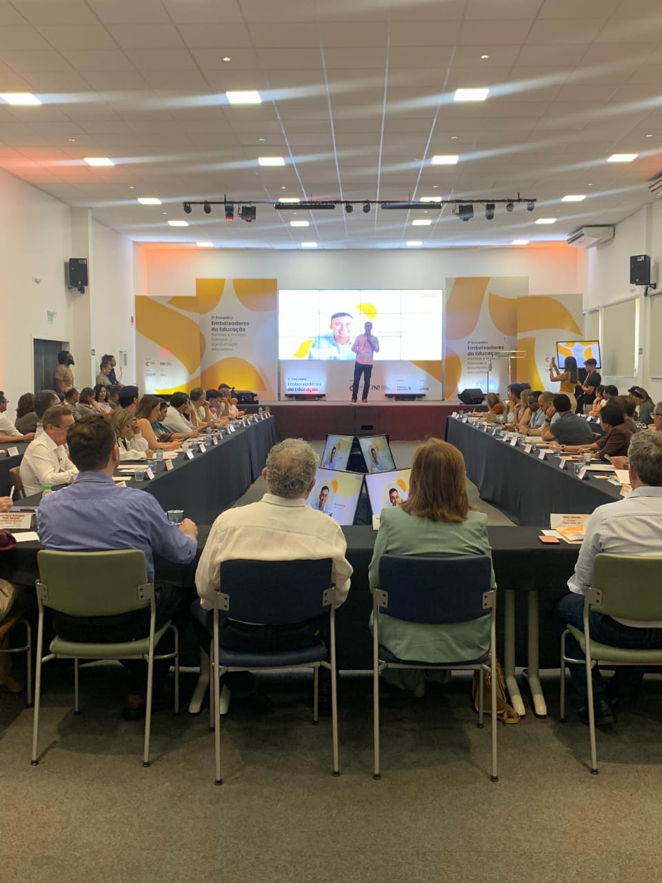 Representantes da Prefeitura de Juazeiro participam do II Encontro Embaixadores da Educação no Ceará