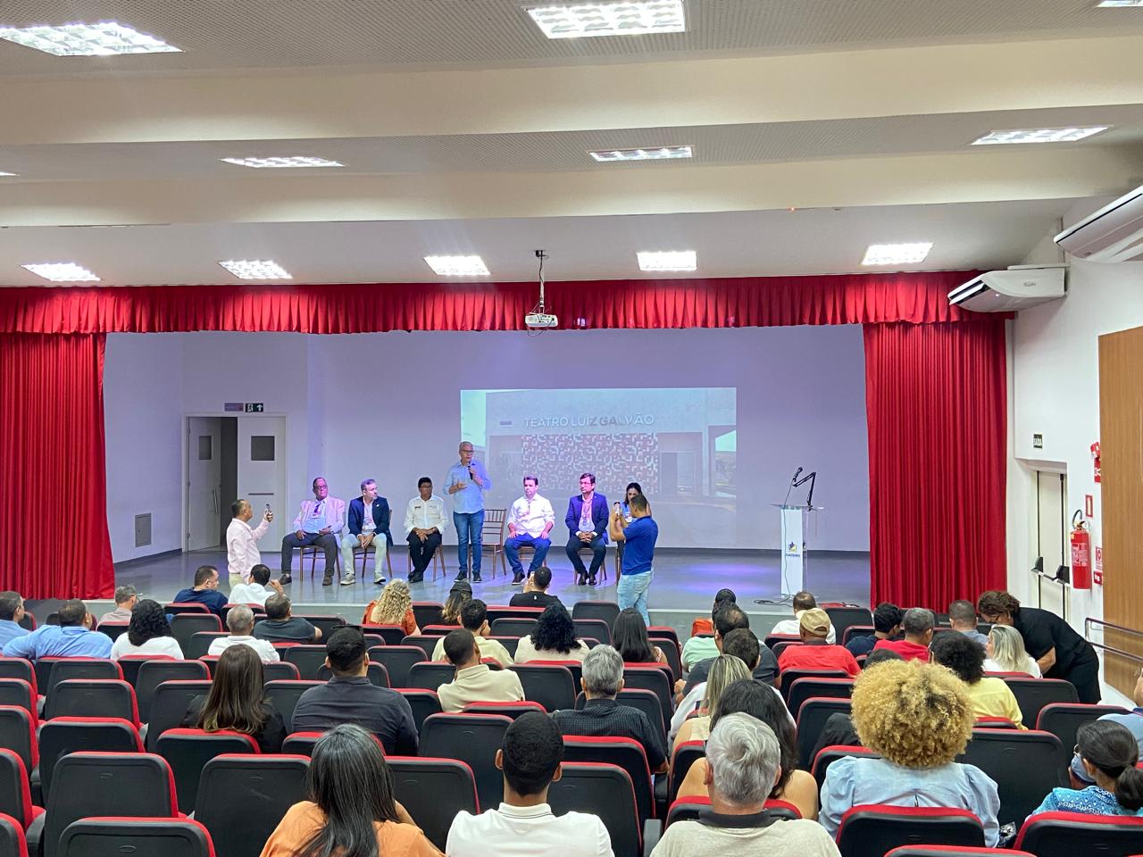 Juazeiro recebe Caravana CrediBahia e firma adesão ao programa de microcrédito que fortalece o empreendedorismo local