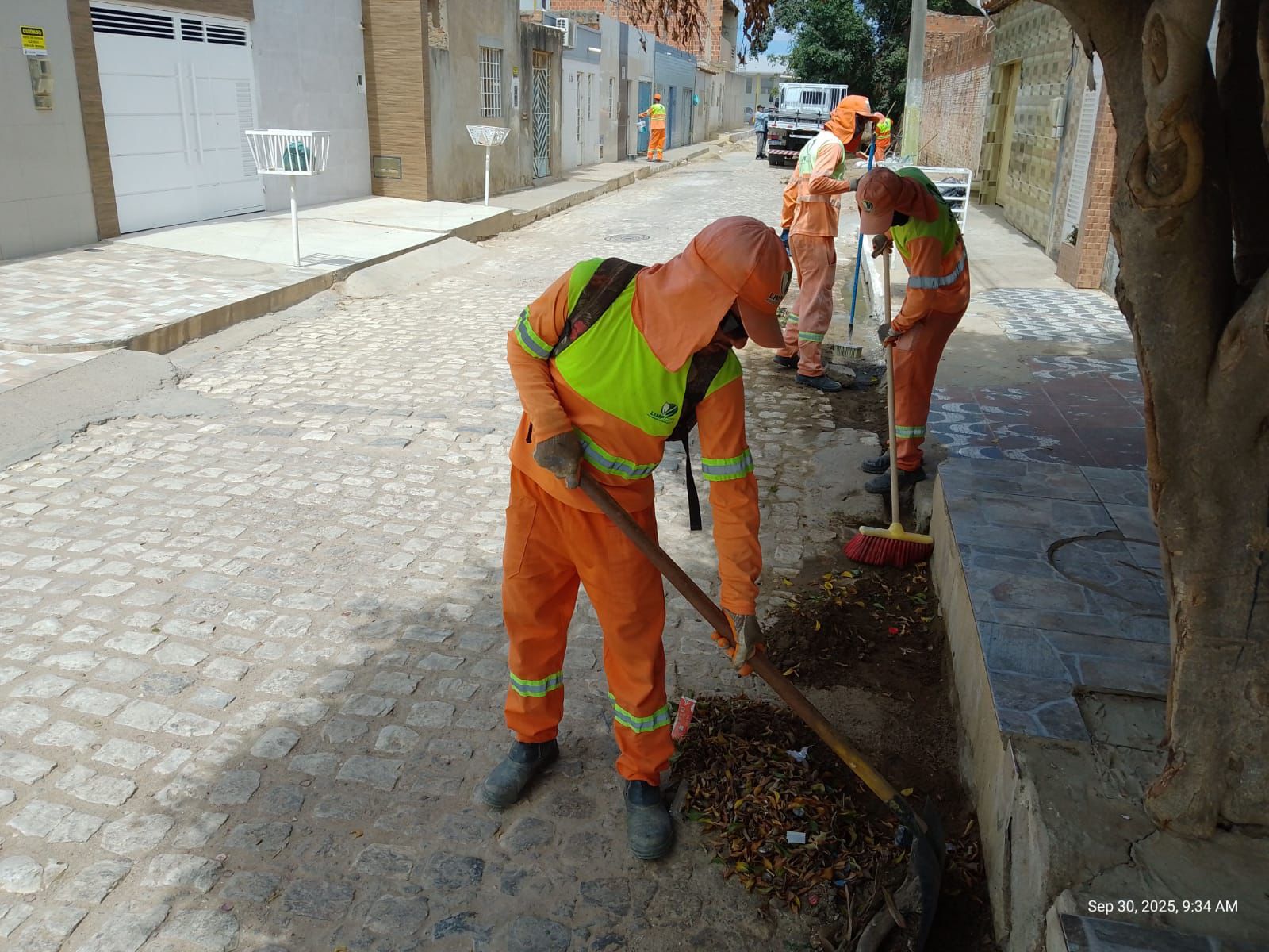 Juazeiro Limpa: Ações de limpeza de ruas de Juazeiro contemplam mais de 150 pontos e reforçam cuidado com a cidade e o bem-estar da população