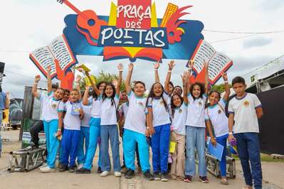 Juá Literária: Olhos que brilham, vozes que despertam – Crianças celebram cultura e literatura na Praça dos Poetas