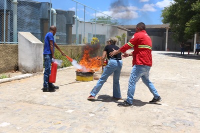 Servidores do SAAE de Juazeiro concluem capacitação em combate a princípios de incêndio