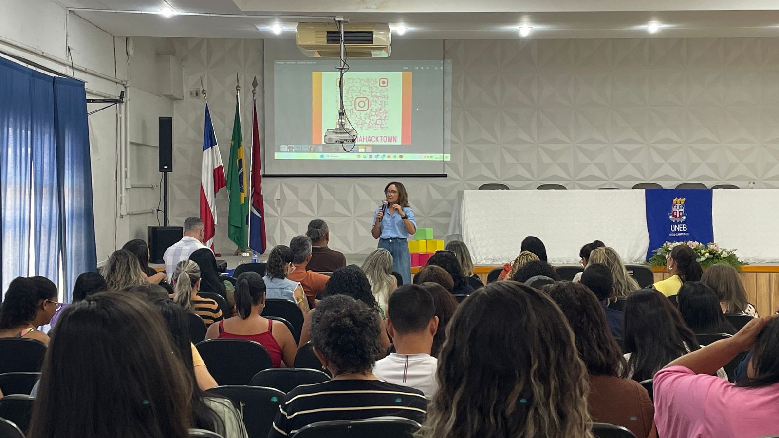 Rede municipal de ensino de Juazeiro discute implementação do DCRJ Computação de Juazeiro