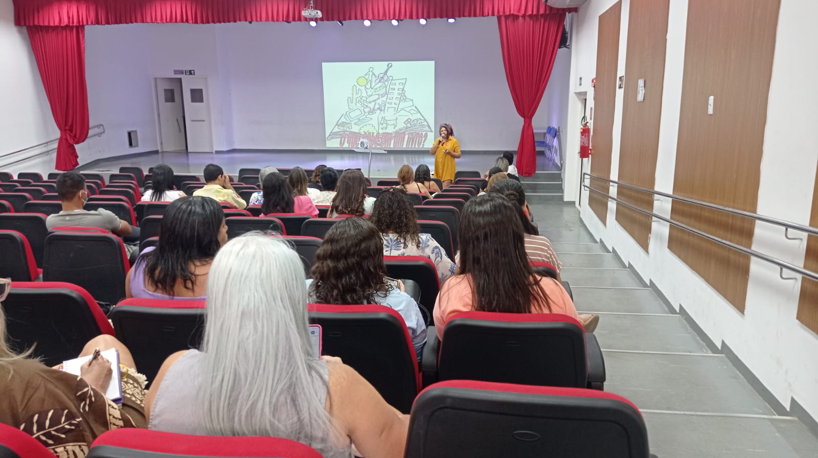 Juá Literária: Coordenadores pedagógicos da rede municipal de ensino participam de formação