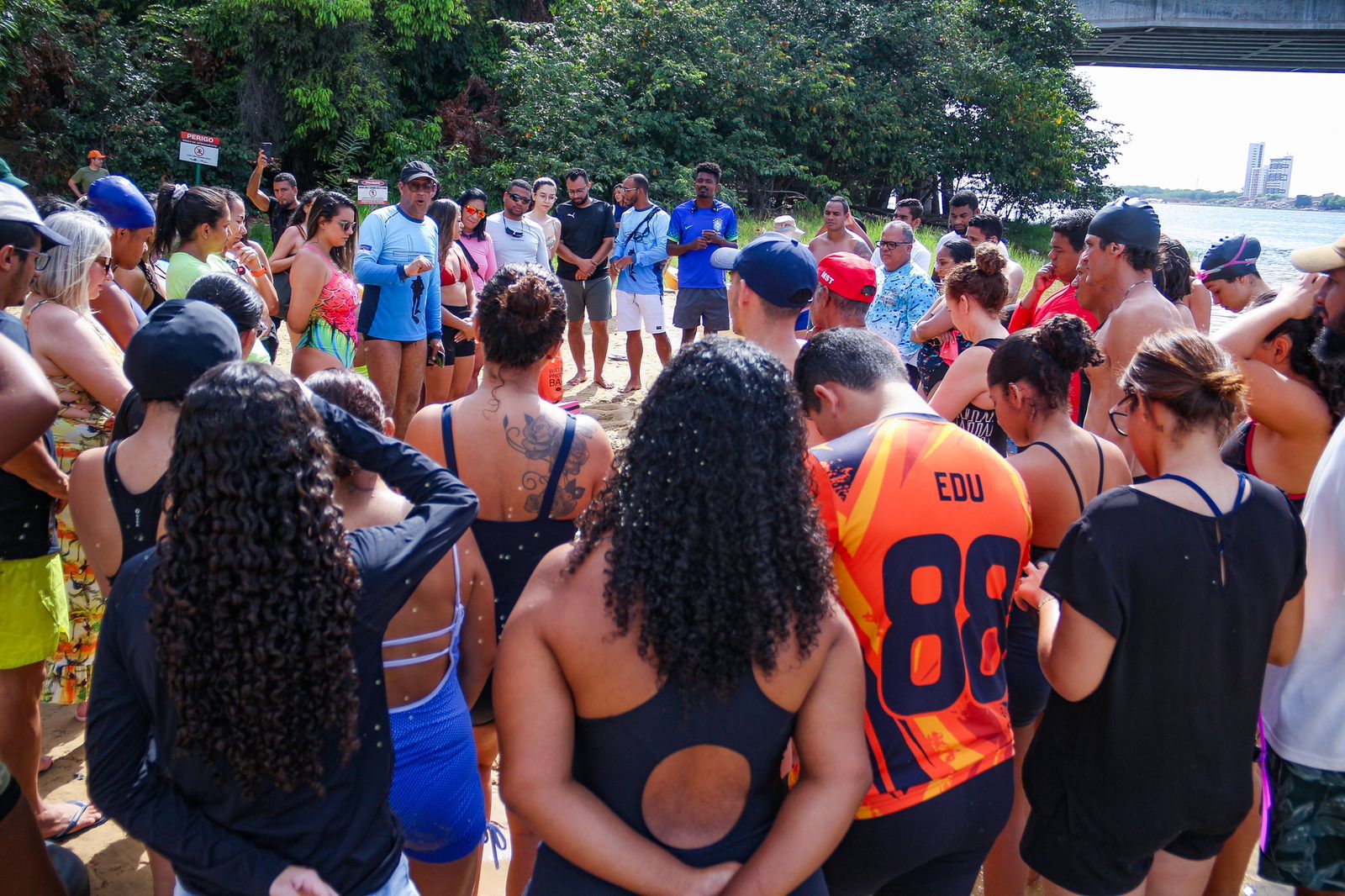 Aulão de natação movimenta a Ilha do Fogo e promove segurança nas águas do São Francisco