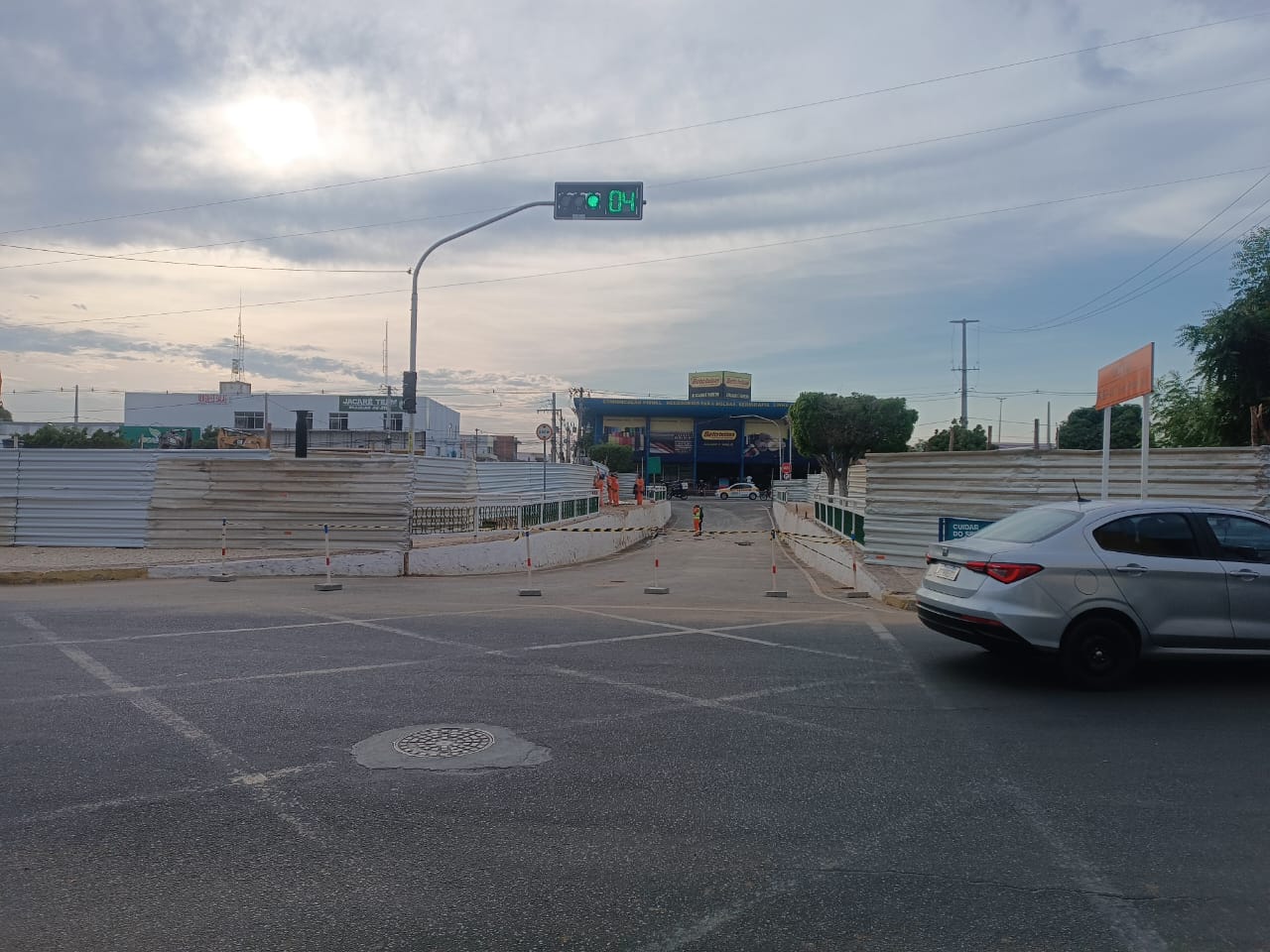 Complexo Viário de Juazeiro: AMTT informa conclusão da demolição de banca próximo ao Banco do Brasil e liberação do trânsito