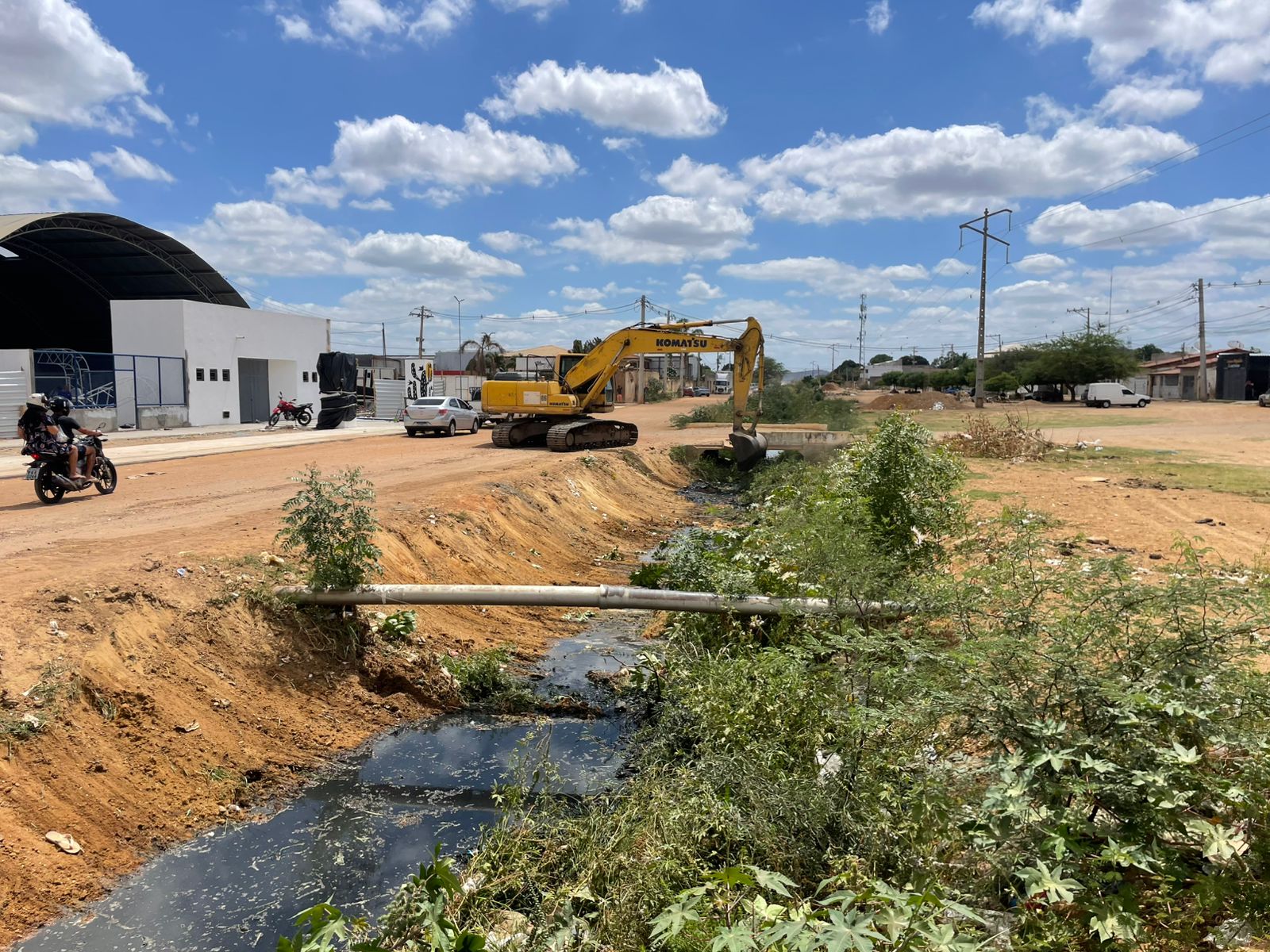 Serviços de manutenção dos canais seguem em ritmo acelerado em Juazeiro