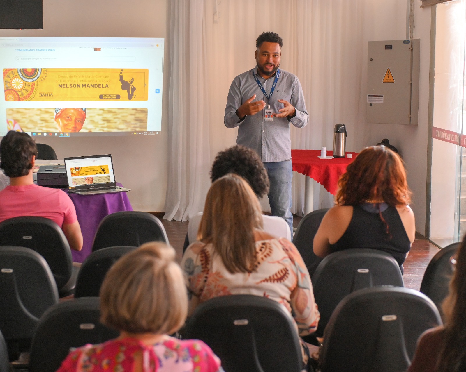 “Facilidade muito grande e processo é rápido”: oficina do CrediAfro em Juazeiro oferece crédito para afroempreendedores