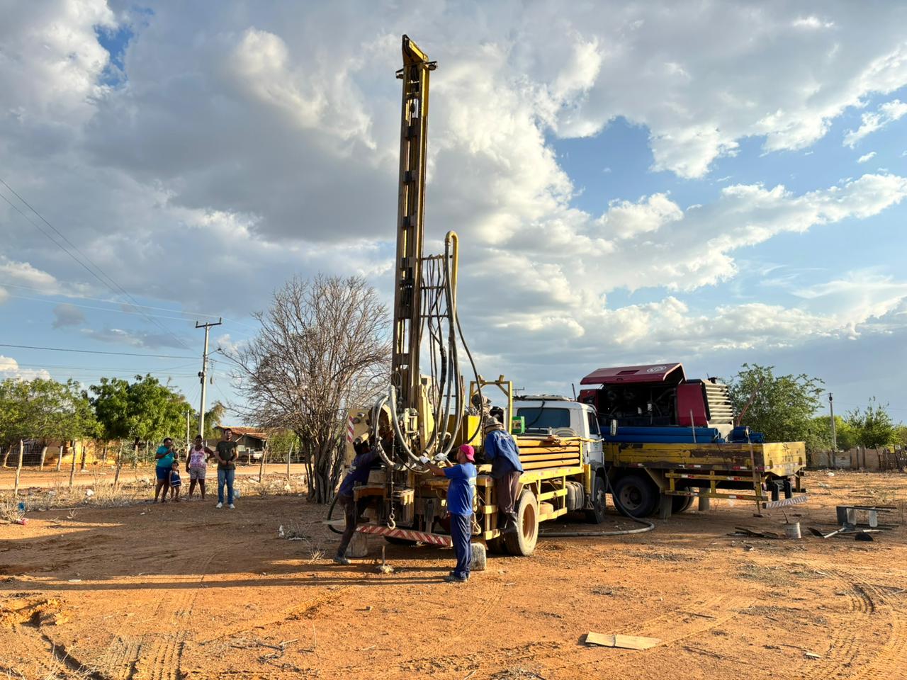 Defesa Civil de Juazeiro garante perfuração de poço artesiano que reforça o abastecimento da comunidade de Manga, no Salitre