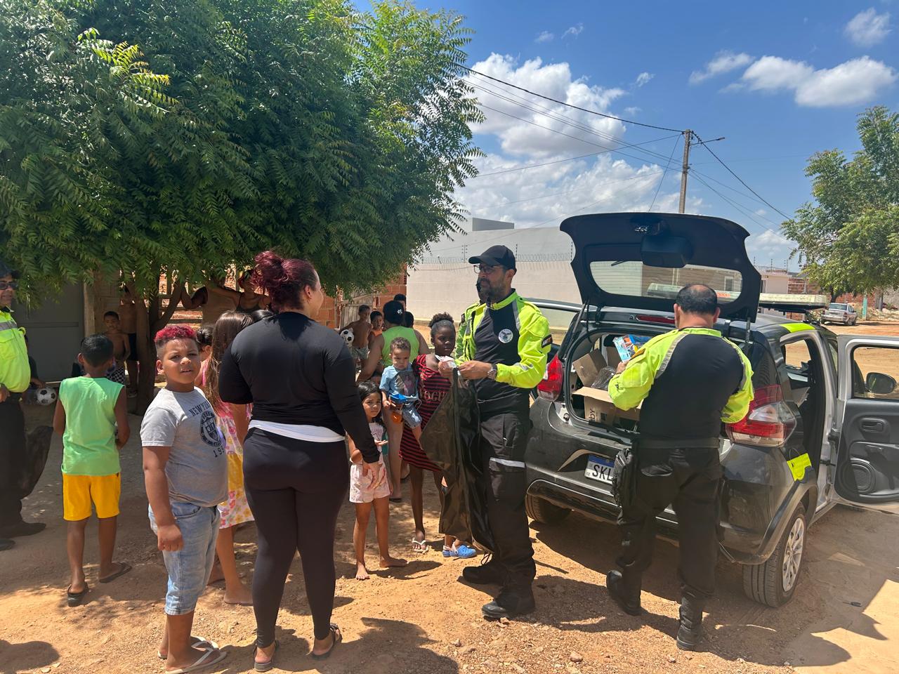 Pra fazer a alegria da criançada: AMTT realiza doação de brinquedos em comunidades de Juazeiro