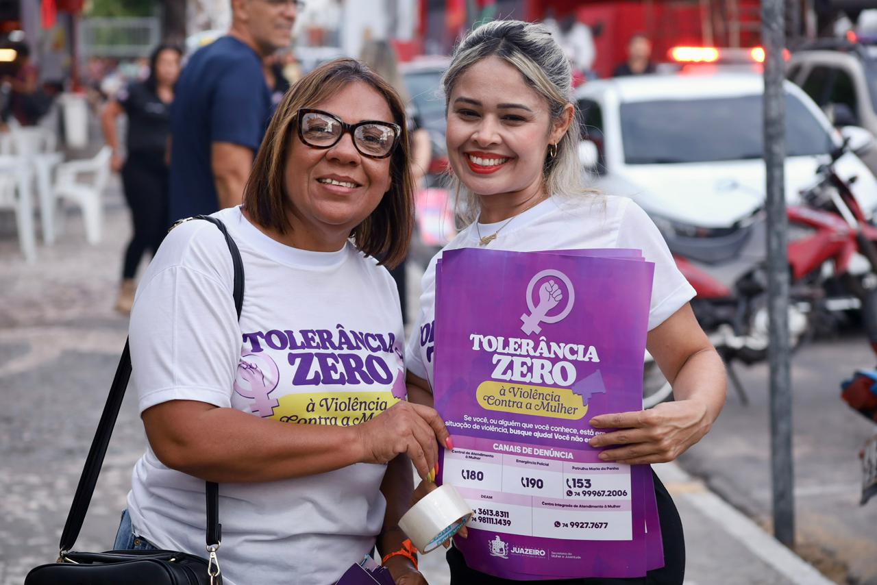 Ação Pré-Carnaval conscientiza população e comerciantes sobre a Campanha Tolerância Zero à Violência Contra a Mulher em Juazeiro