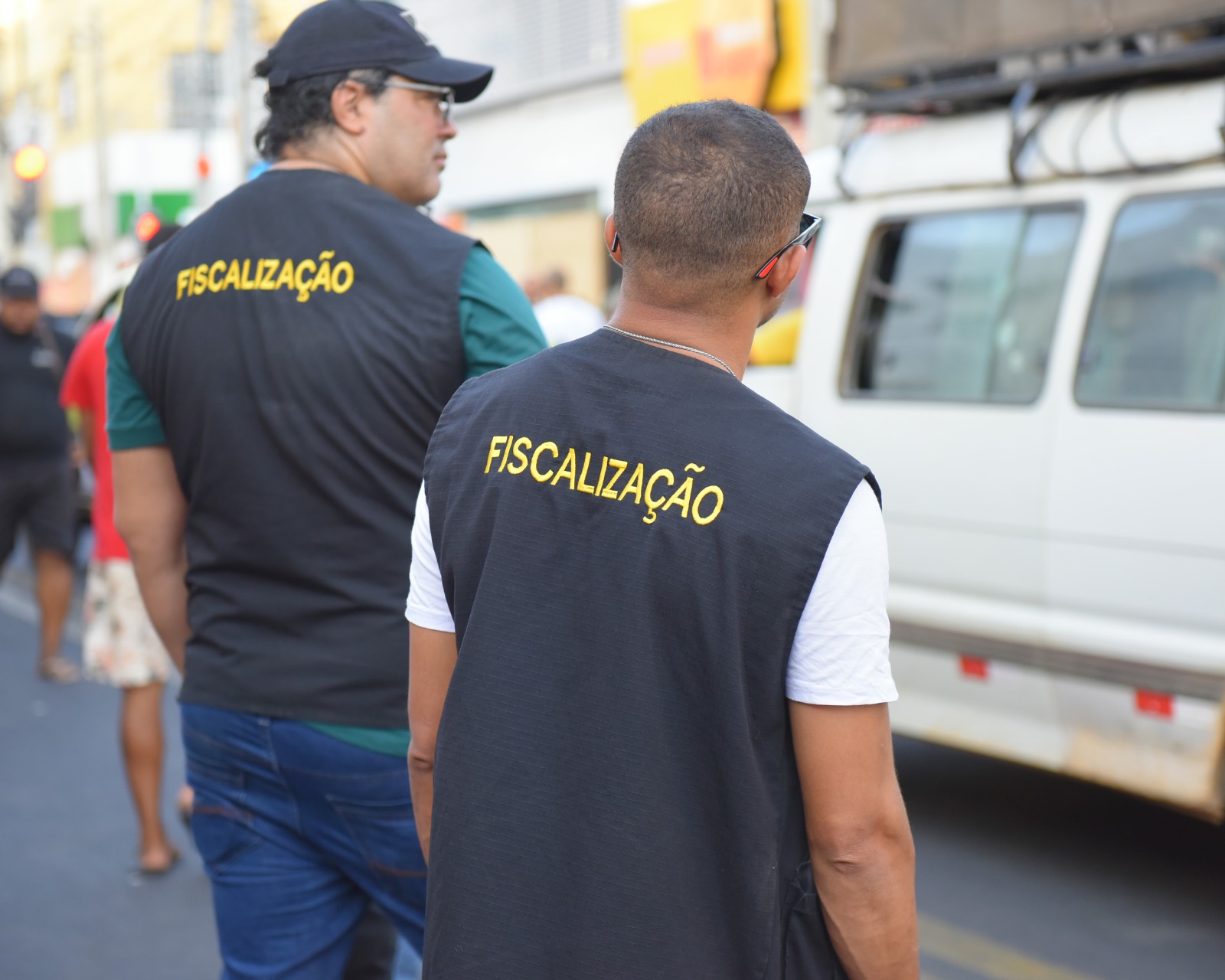 Com mais de 400 abordagens a ambulantes e comerciantes, fiscalização garante organização e segurança nos dois primeiros dias do Carnaval de Juazeiro