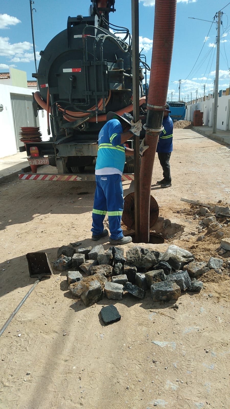 SAAE alerta população sobre riscos à rede de esgoto após intervenção irregular em Nova Juazeiro