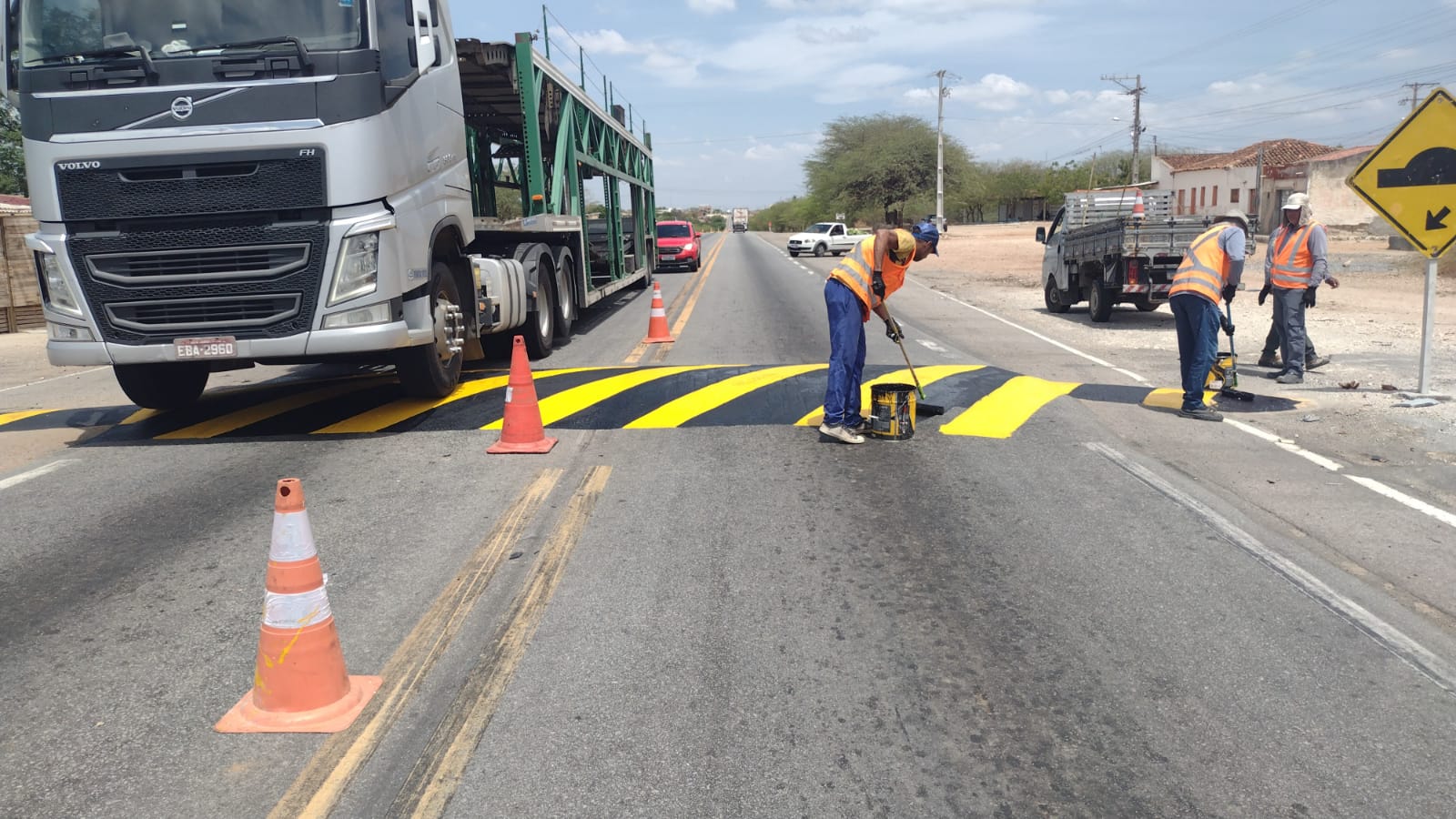 Carnaíba do sertão recebe revitalização da sinalização viária garantindo mais mobilidade e segurança para condutores e pedestres