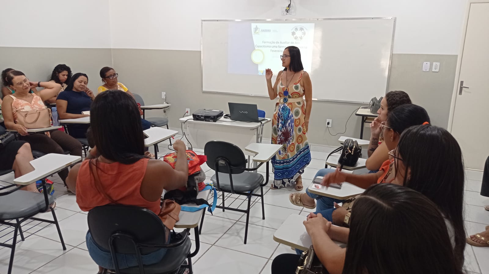 Prefeitura de Juazeiro inicia novo ciclo formativo com auxiliares de atendimento educacional especializado