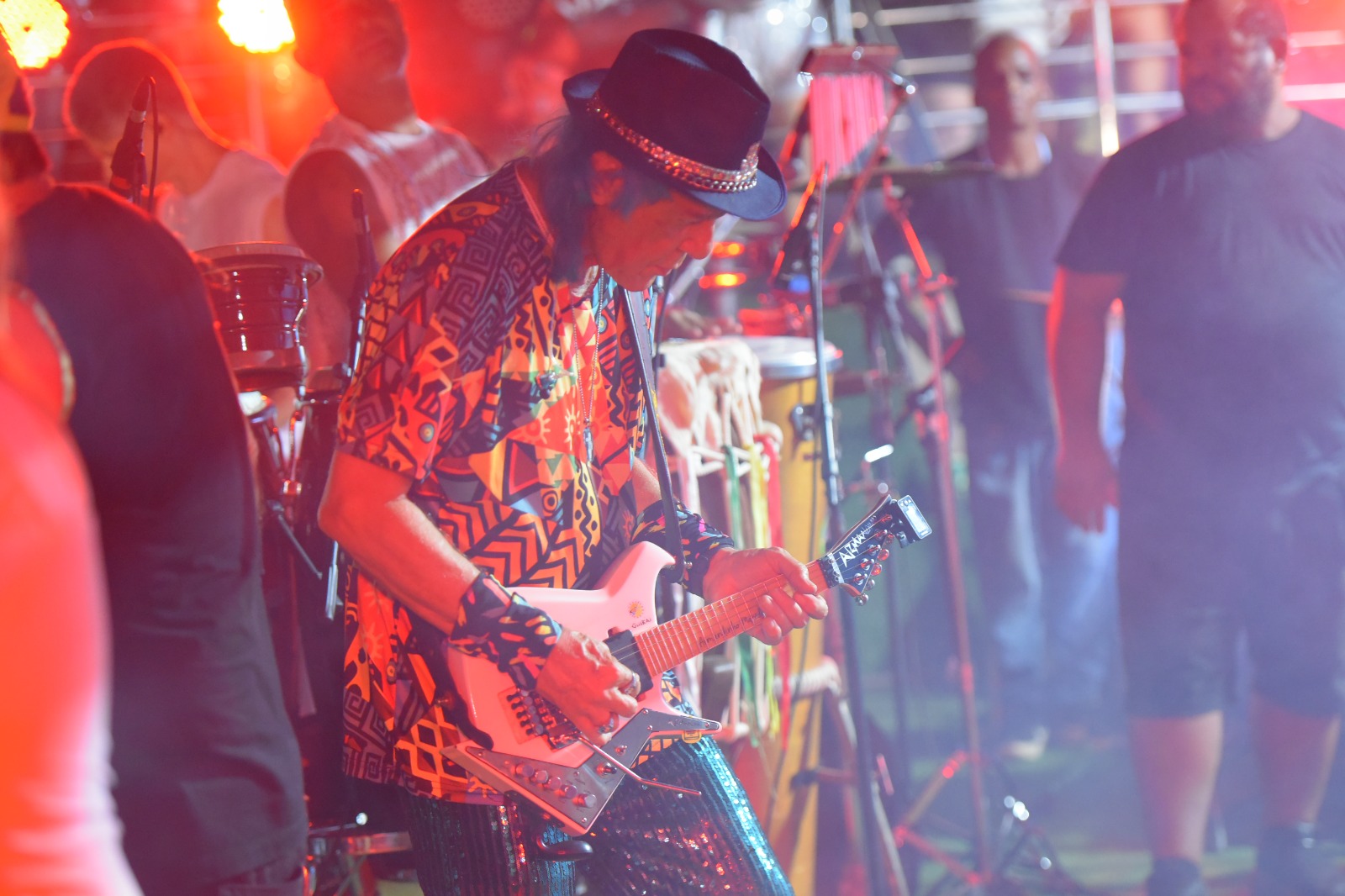 “Dá pra curtir sem medo, só com alegria”: foliões celebram terceiro dia histórico do Carnaval de Juazeiro