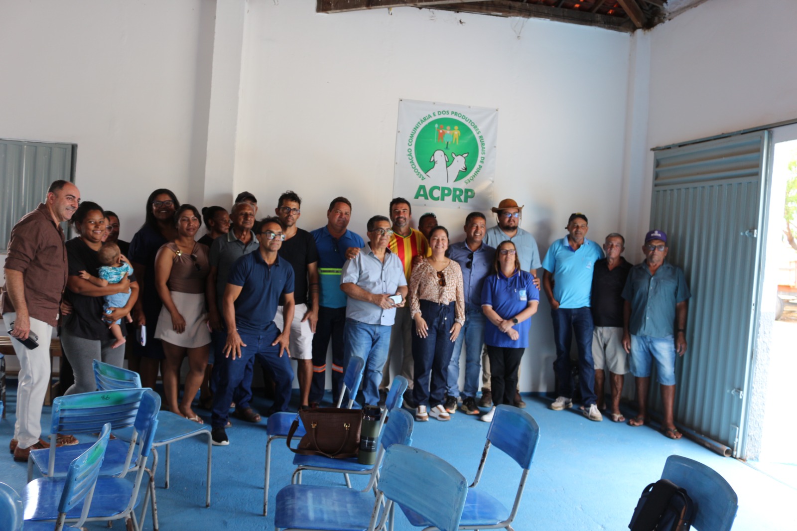 Diretora-presidente do SAAE discute melhorias no abastecimento de água com moradores e lideranças do Distrito de Pinhões