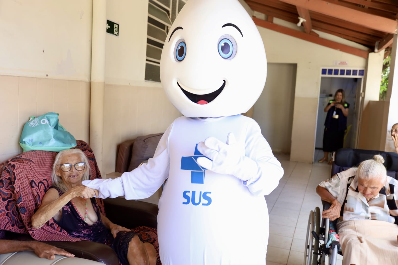 Giro Zé Gotinha inicia vacinação itinerante contra a Influenza em Juazeiro com acolhimento e proteção aos idosos